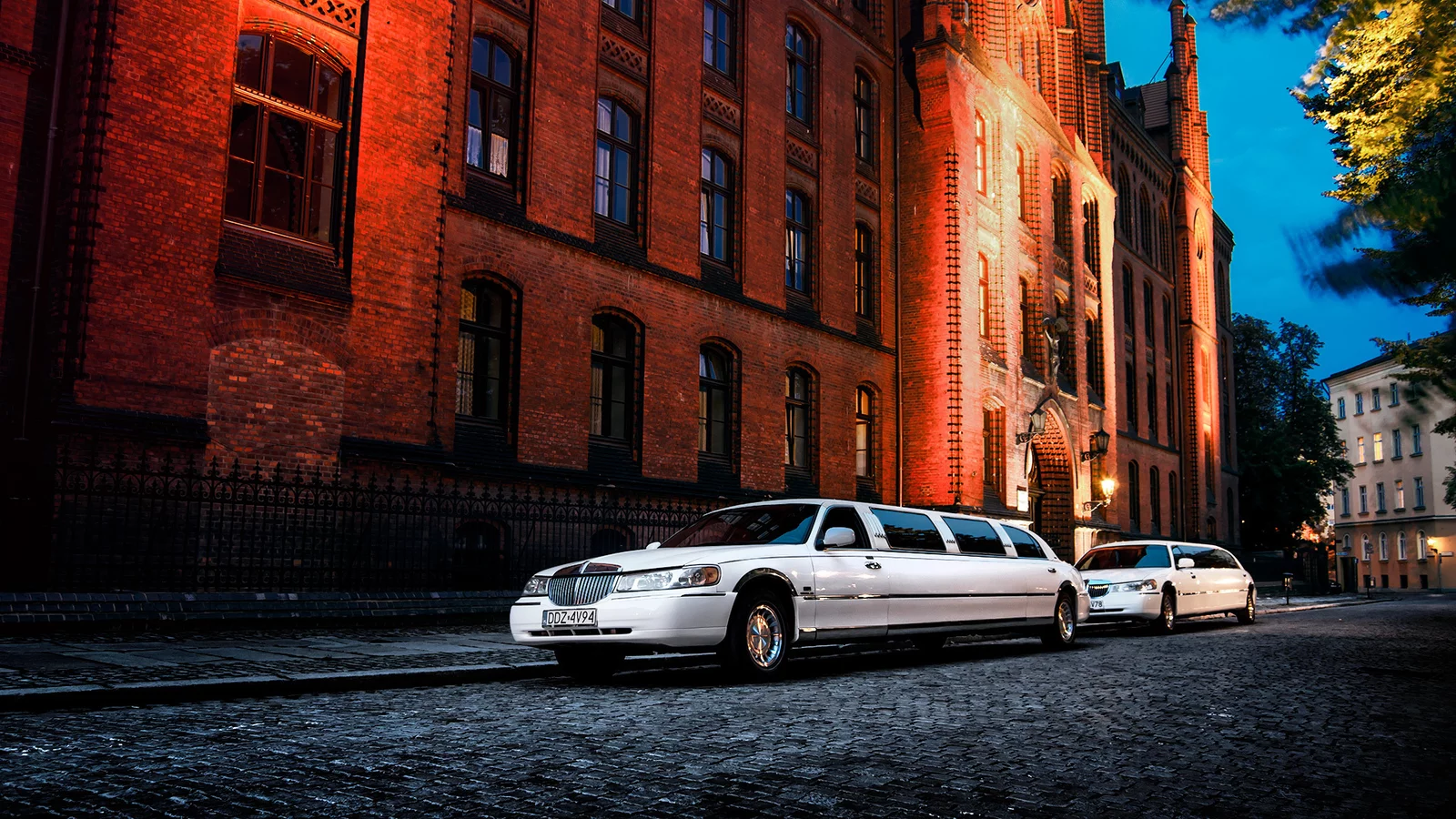 Poznaj najlepsze okazje na wynajem limuzyny w Katowicach 
